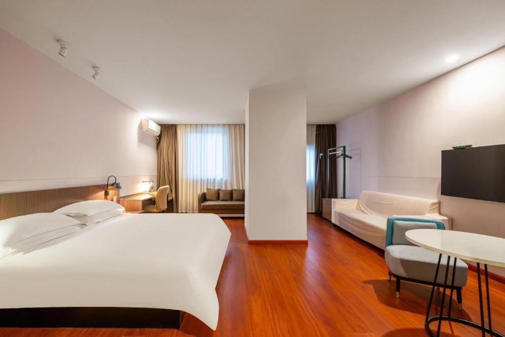 Magnotel Hotel Shanghai Railway Station Magnolia Plaza Bagian luar foto
