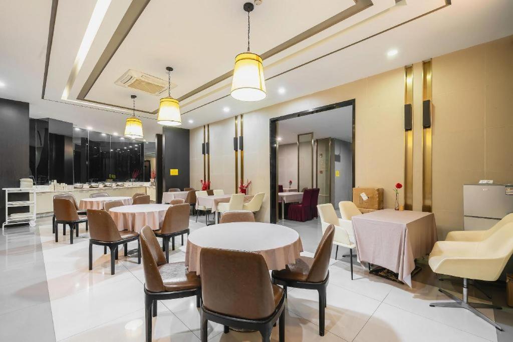 Magnotel Hotel Shanghai Railway Station Magnolia Plaza Bagian luar foto
